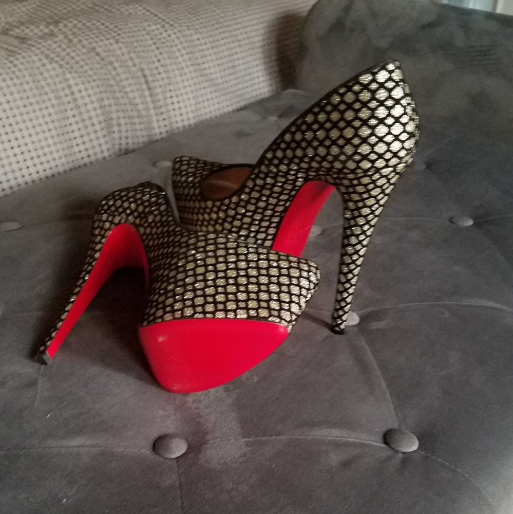 Christian Louboutin Pumps - Picture 2 of 3
